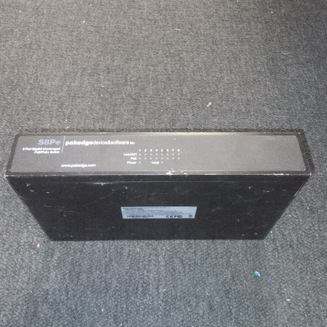 Pakedge S8Pe is a multi-gigabit PoE+ switch