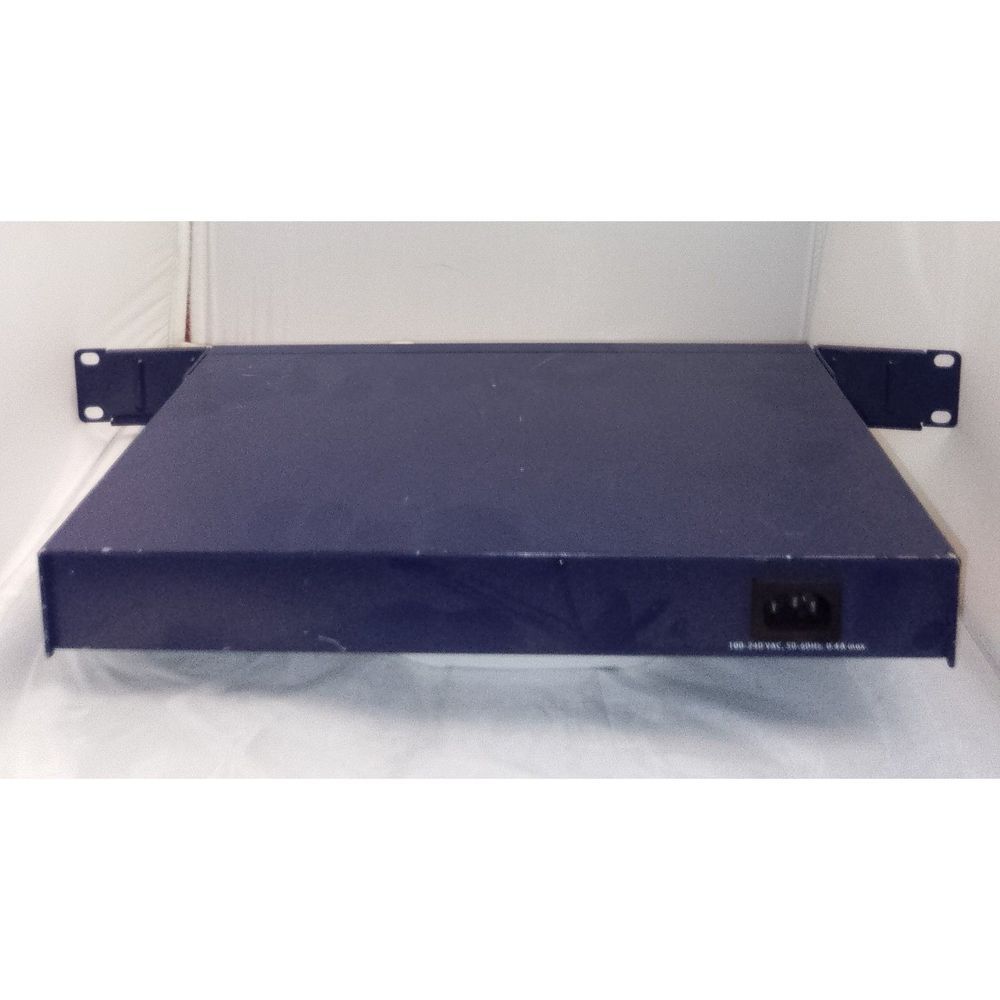 Netgear JFS524 24-port 10/100 Fast Ethernet switch plug-and-play